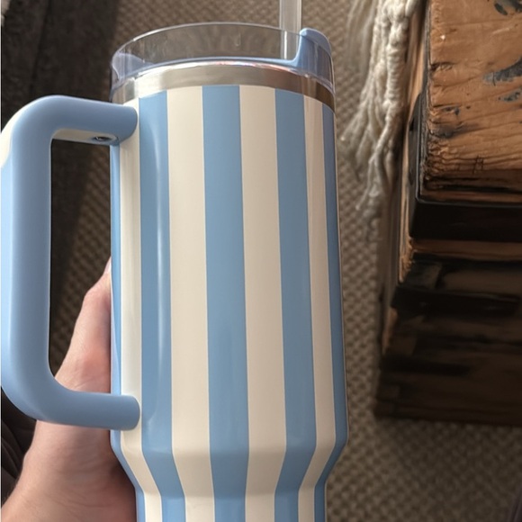 Stanley 40 oz - Picture 2 of 4